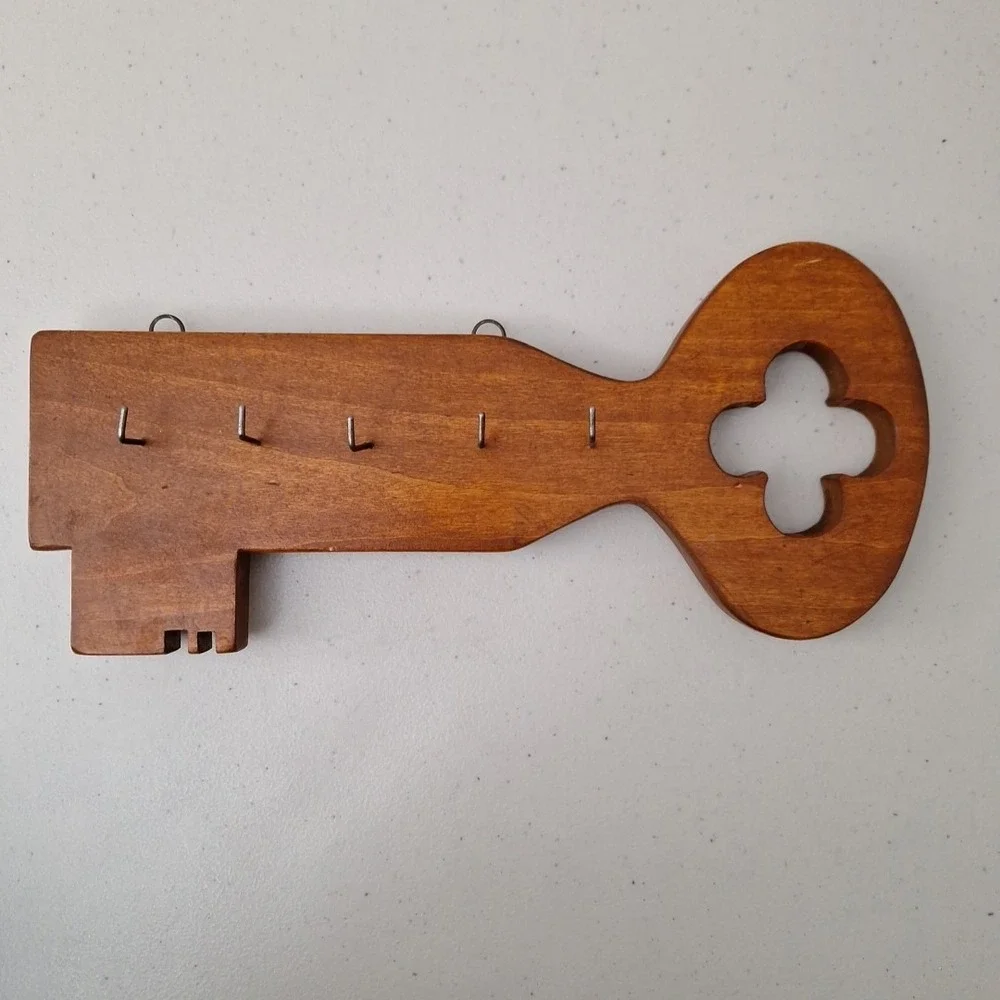 Vintage Wood Wooden Key Shaped Key Holder Rack 6 Hooks See Pics/Desc 12